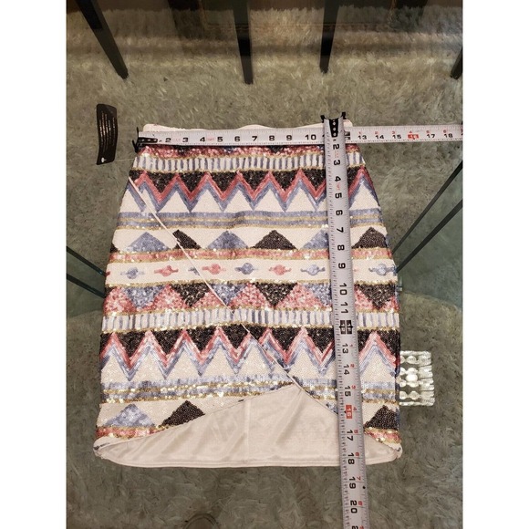 Bebe Women's Multicolor 100% Polyester Back Zip Sequin Tulip Mini Skirt X-Small - Picture 11 of 12